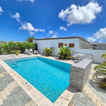 Ocean Breeze Apartments In Aruba Oranjestad Bagian luar foto