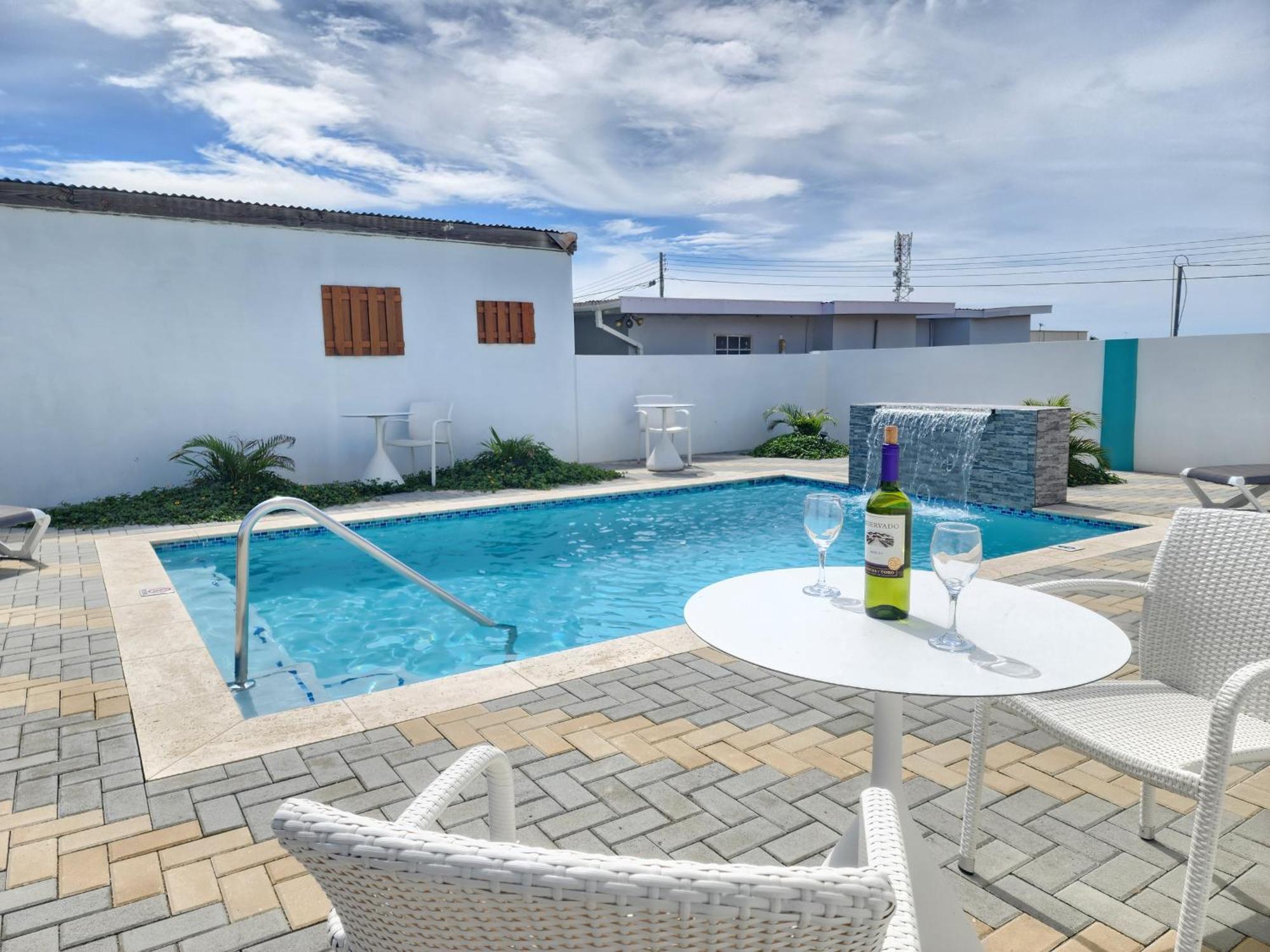 Ocean Breeze Apartments In Aruba Oranjestad Bagian luar foto