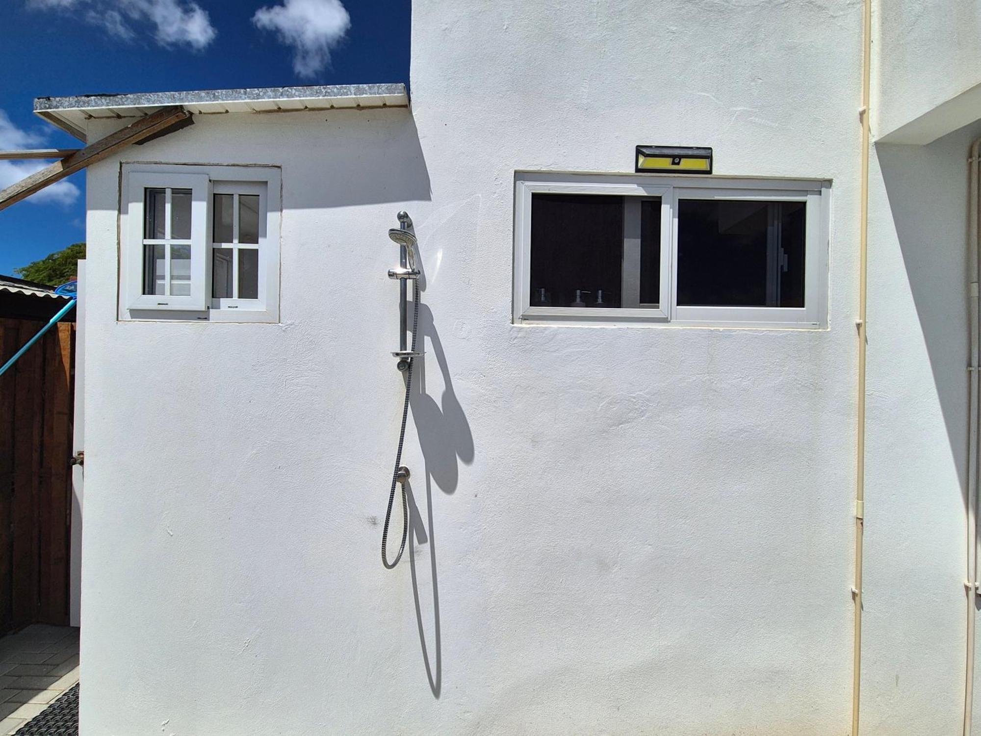 Ocean Breeze Apartments In Aruba Oranjestad Bagian luar foto